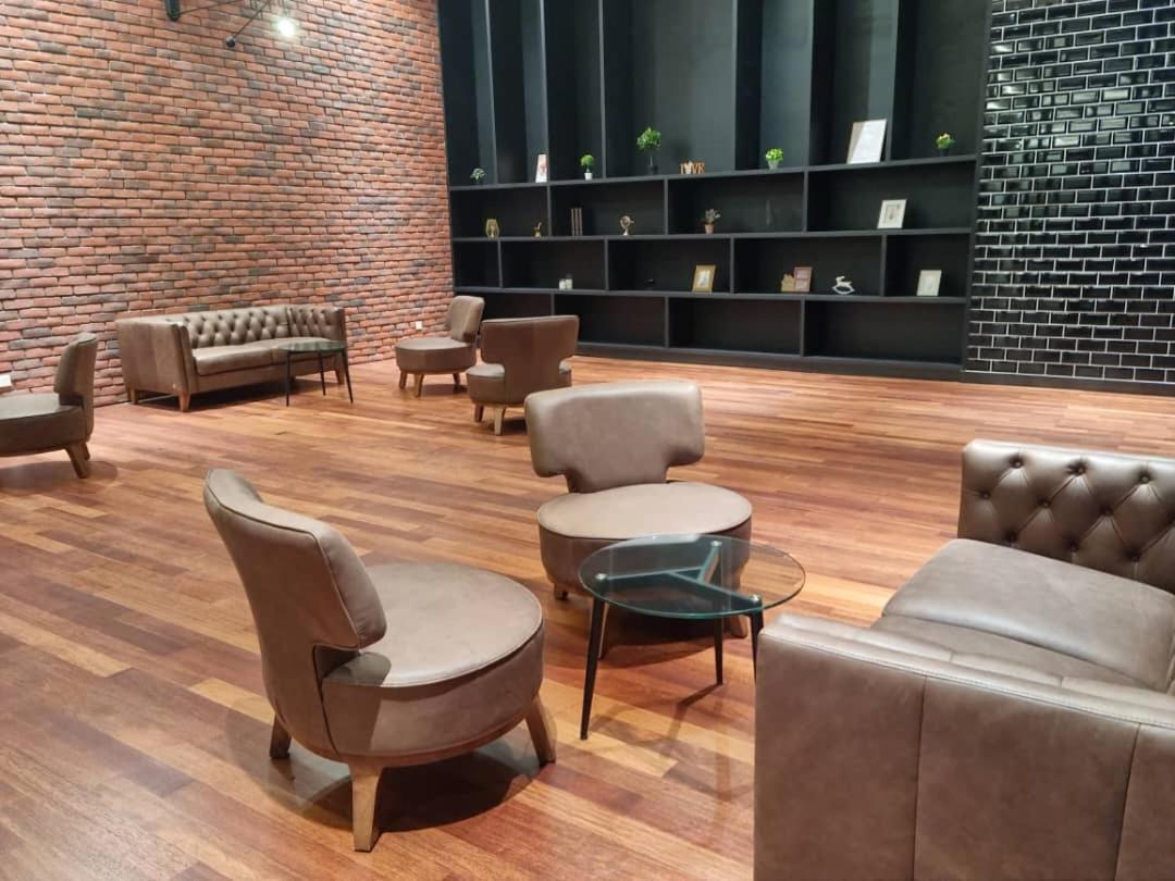 Chambers With Wifi Apartment